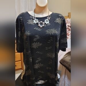 Liz Baker Pullover Blouse Size XL FREE GIFT w full price purchase.